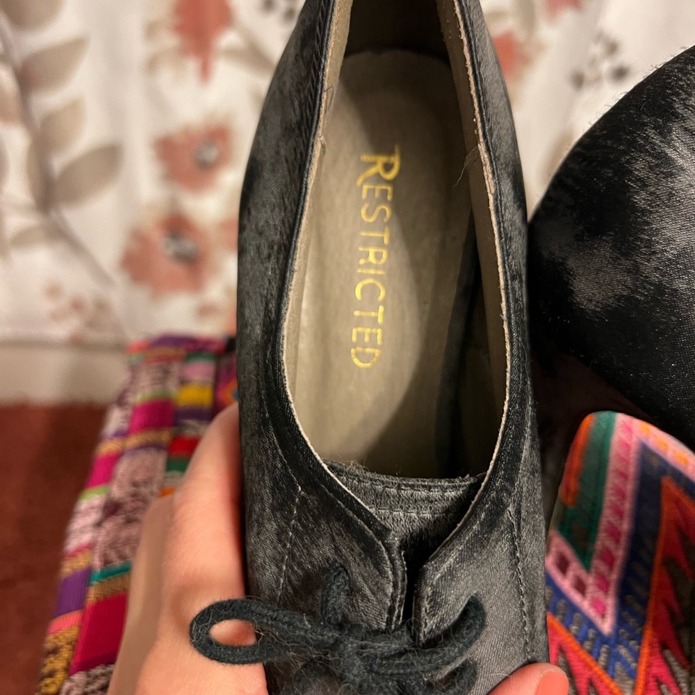 Lace-up Heels - Picture 6 of 6